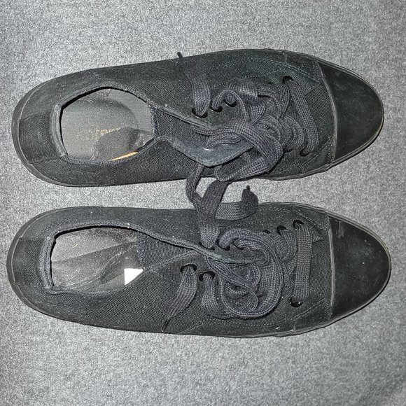 Sneakers low cut, rubber soles canvas uppers size 11R in Black - Picture 1 of 6